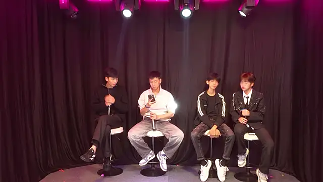 Jiesong-001 online show from December 14, 2025, 10:21 am