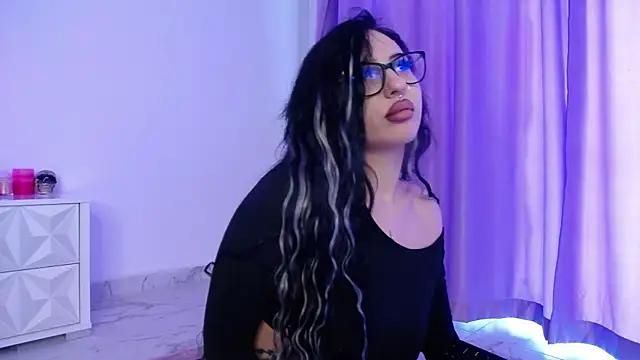 Snapshot of RavenFoxxy chatting on May 30, 2026, 5:36 am RavenFoxxy online show from May 30, 2026, 5:36 am