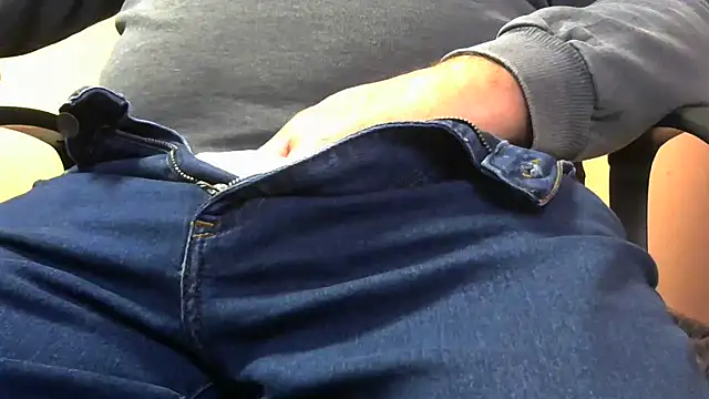 Yoghi65 online show from January 13, 2026, 1:48 pm