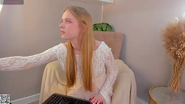Victori Fox online show from April 30, 2026, 12:06 am