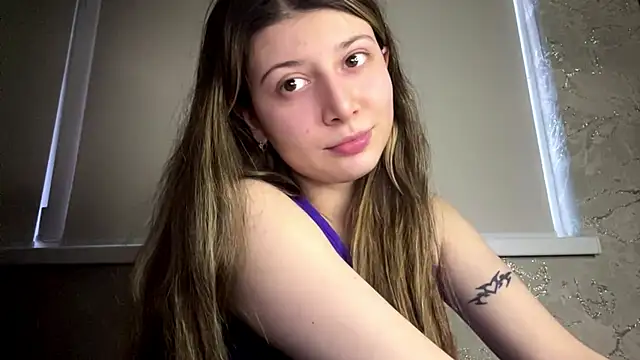 Snapshot of lunary_dr chatting on December 14, 2025, 1:17 pm lunary dr online show from December 14, 2025, 1:17 pm