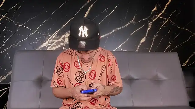 Snapshot of master_king_777 chatting on December 2, 2025, 1:35 pm master king 777 online show from December 2, 2025, 1:35 pm