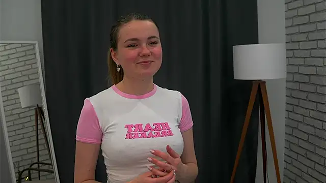 Snapshot of ElmiraZiel chatting on December 4, 2025, 10:14 am ElmiraZiel online show from December 4, 2025, 10:14 am