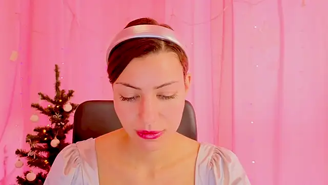 Snapshot of AniSkyy chatting on December 15, 2025, 10:43 am AniSkyy online show from December 15, 2025, 10:43 am