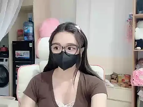 Yuyu-baobei online show from April 16, 2026, 10:01 pm