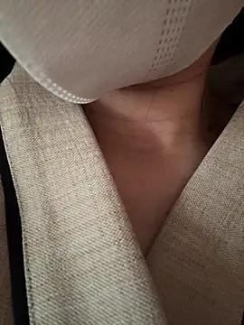 Snapshot of Diamon_bb chatting on December 5, 2025, 6:01 am Diamon bb online show from December 5, 2025, 6:01 am