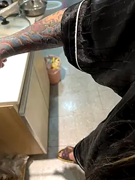 Snapshot of r-u-ok chatting on December 4, 2025, 11:26 pm r-u-ok online show from December 4, 2025, 11:26 pm