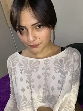 MiaLuxx  online show from December 2, 2025, 11:06 pm