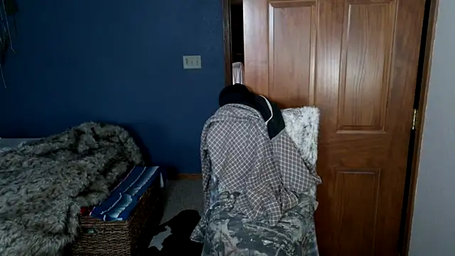 Snapshot of SpunRedneck chatting on March 3, 2026, 11:45 pm SpunRedneck online show from March 3, 2026, 11:45 pm