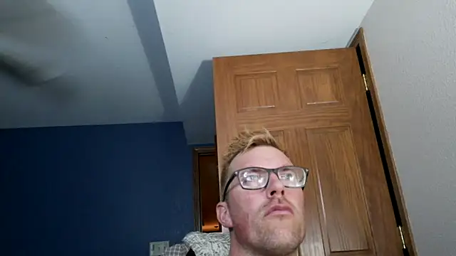 Snapshot of SpunRedneck chatting on March 5, 2026, 12:07 am SpunRedneck online show from March 5, 2026, 12:07 am