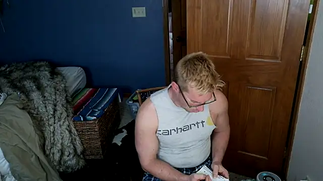 Snapshot of SpunRedneck chatting on March 12, 2026, 11:42 pm SpunRedneck online show from March 12, 2026, 11:42 pm