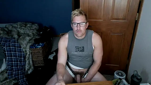 Snapshot of SpunRedneck chatting on March 19, 2026, 12:21 am SpunRedneck online show from March 19, 2026, 12:21 am