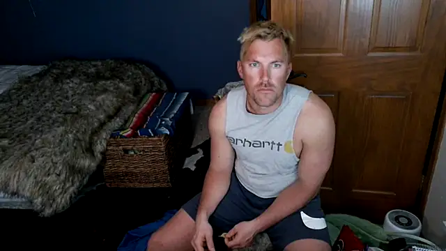Snapshot of SpunRedneck chatting on April 19, 2026, 12:55 am SpunRedneck online show from April 19, 2026, 12:55 am