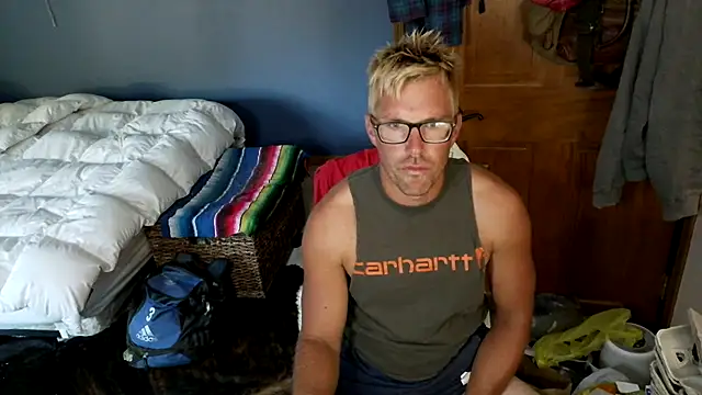 Snapshot of SpunRedneck chatting on July 15, 2026, 12:39 am SpunRedneck online show from July 15, 2026, 12:39 am