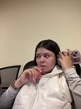 Camila Duarte2 online show from March 4, 2026, 1:30 pm