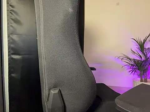 WavyBud39 online show from April 29, 2026, 8:04 pm