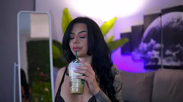 Ivy Trix online show from February 4, 2026, 7:09 pm