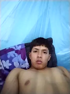 Snapshot of Manuelp0203 chatting on January 8, 2026, 11:33 pm Manuelp0203 online show from January 8, 2026, 11:33 pm
