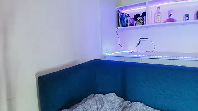 Saelivrae online show from December 22, 2025, 7:47 pm