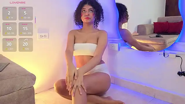 Snapshot of sara_brown04 chatting on December 5, 2025, 8:39 pm sara brown04 online show from December 5, 2025, 8:39 pm