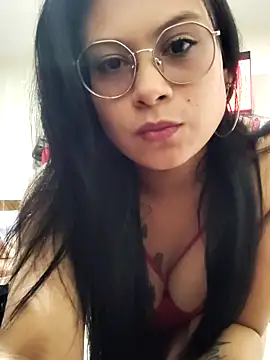 Snapshot of Laura_Daza1 chatting on December 2, 2025, 2:34 am Laura Daza1 online show from December 2, 2025, 2:34 am