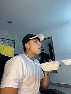 Lander Cruz online show from February 24, 2026, 7:59 pm