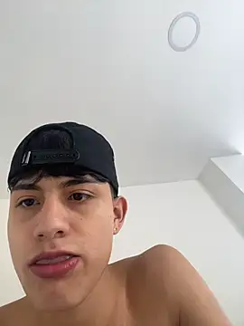 Lander Cruz online show from May 2, 2026, 2:44 pm