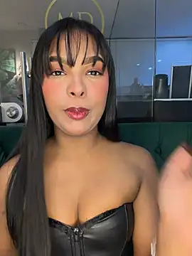 MIAROGGERSS online show from April 1, 2026, 3:52 am