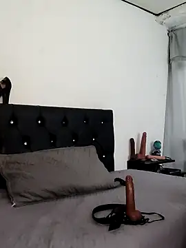 nyloncouple777 online show from January 31, 2026, 10:19 pm