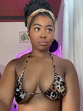 Snapshot of Cynthia_es chatting on April 7, 2026, 4:20 pm Cynthia es online show from April 7, 2026, 4:20 pm