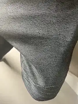 Snapshot of andresbale chatting on December 15, 2025, 12:11 pm andresbale online show from December 15, 2025, 12:11 pm