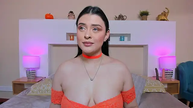 Snapshot of AnikaRomanoff_ chatting on December 14, 2025, 2:55 pm AnikaRomanoff online show from December 14, 2025, 2:55 pm