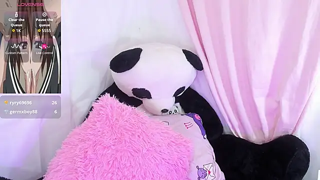 sofia shadow  online show from December 15, 2025, 5:46 am