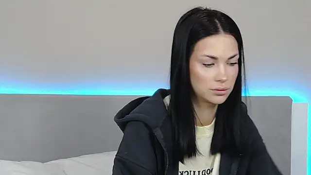 RachaelMils online show from February 19, 2026, 4:09 am