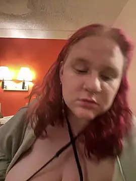 Snapshot of ivylynn420 chatting on December 14, 2025, 2:33 pm ivylynn420 online show from December 14, 2025, 2:33 pm