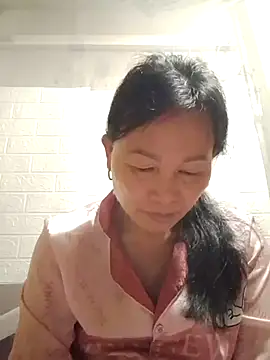 Lili-123k online show from April 21, 2026, 1:42 am