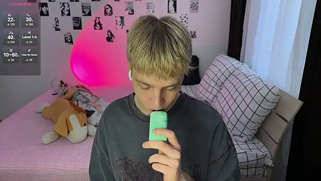 olivertasty2 online show from December 15, 2025, 12:33 pm