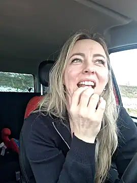 Snapshot of sole28 chatting on February 19, 2026, 12:24 pm sole28 online show from February 19, 2026, 12:24 pm