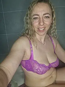 Snapshot of sole28 chatting on March 16, 2026, 10:12 pm sole28 online show from March 16, 2026, 10:12 pm