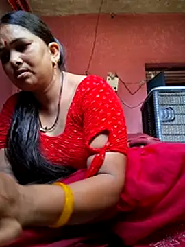 Snapshot of Your-shreya143 chatting on July 28, 2026, 10:45 am Your-shreya143 online show from July 28, 2026, 10:45 am