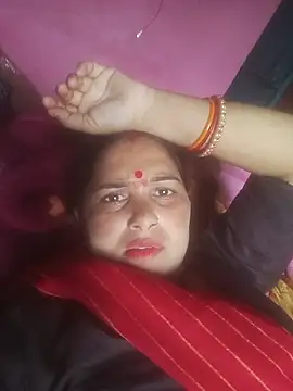 Snapshot of Your-shreya143 chatting on July 7, 2026, 8:40 am Your-shreya143 online show from July 7, 2026, 8:40 am