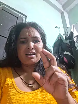 Snapshot of Your-shreya143 chatting on August 6, 2026, 5:02 am Your-shreya143 online show from August 6, 2026, 5:02 am