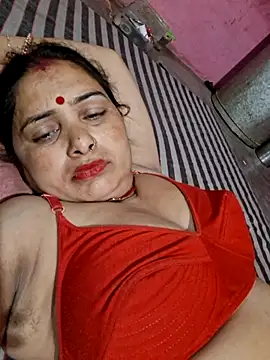 Your-shreya143 online show from June 3, 2026, 10:47 pm