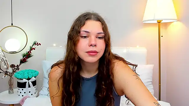 Snapshot of MartaRey chatting on December 18, 2025, 6:29 am MartaRey online show from December 18, 2025, 6:29 am