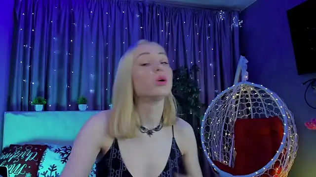 Snapshot of Gina_Gina_love chatting on March 3, 2026, 1:34 am Gina Gina love online show from March 3, 2026, 1:34 am