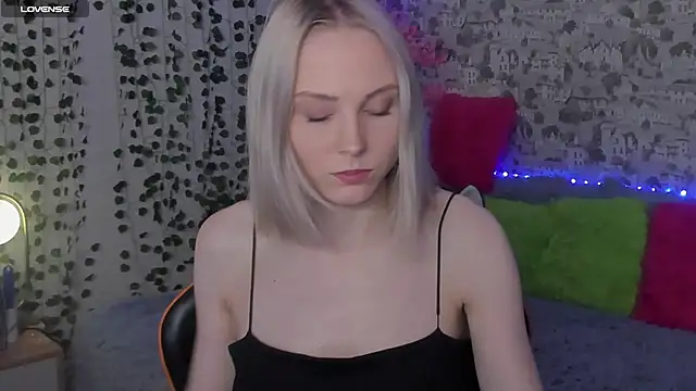 Snapshot of Gina_Gina_love chatting on June 23, 2026, 1:03 am Gina Gina love online show from June 23, 2026, 1:03 am
