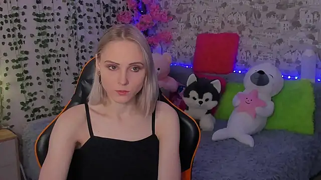 Snapshot of Gina_Gina_love chatting on June 29, 2026, 1:01 am Gina Gina love online show from June 29, 2026, 1:01 am