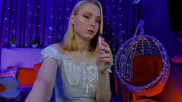 Snapshot of Gina_Gina_love chatting on February 15, 2026, 1:06 am Gina Gina love online show from February 15, 2026, 1:06 am