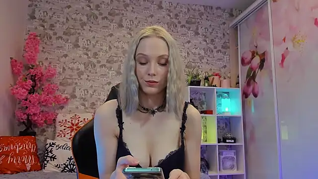 Snapshot of Gina_Gina_love chatting on March 19, 2026, 12:54 am Gina Gina love online show from March 19, 2026, 12:54 am