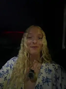Snapshot of Sophie_cute06 chatting on July 23, 2026, 6:26 pm Sophie cute06 online show from July 23, 2026, 6:26 pm